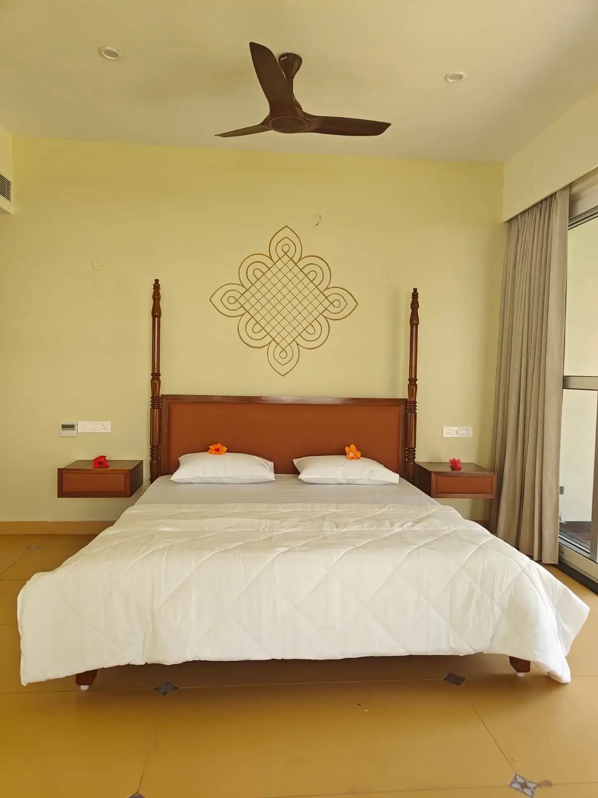 Room 1 at Palms & Paradise